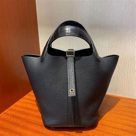 hermes 菜篮子 价格|Hermes 的最年轻 IT Bag：Picotin菜篮子尺寸全解析，价格好入手 .